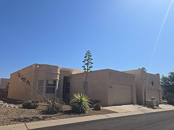 3rd image of 542 W Parkwood Ct
