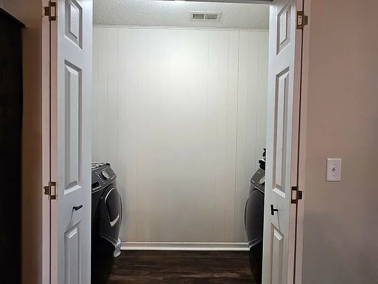 111 Casey Ct — Photo 17