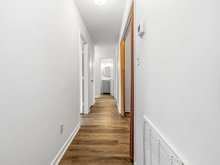 302 W 6th Ave — Photo 22