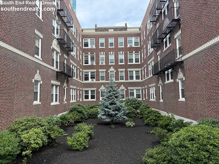 125 Peterborough St #34 — Photo 17