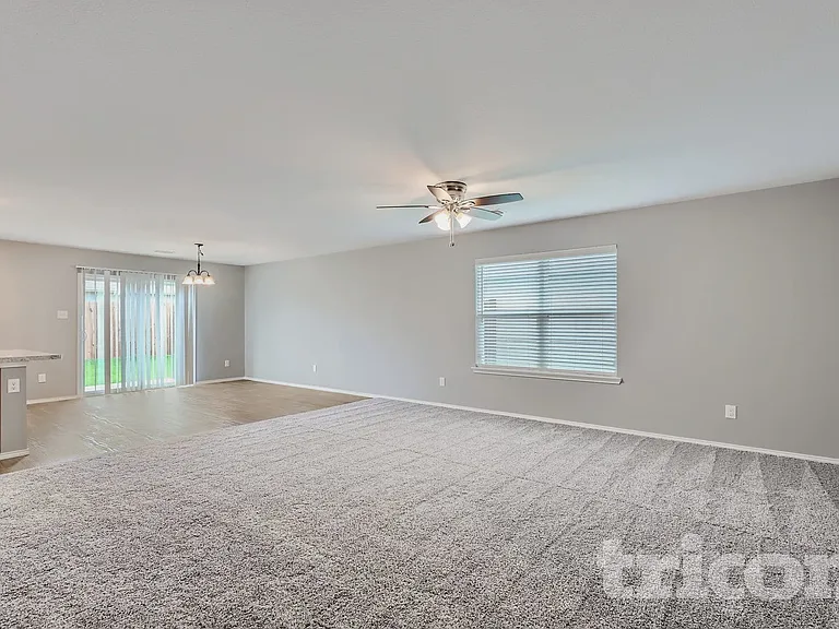 126 Spring Creek Ln — Photo 4