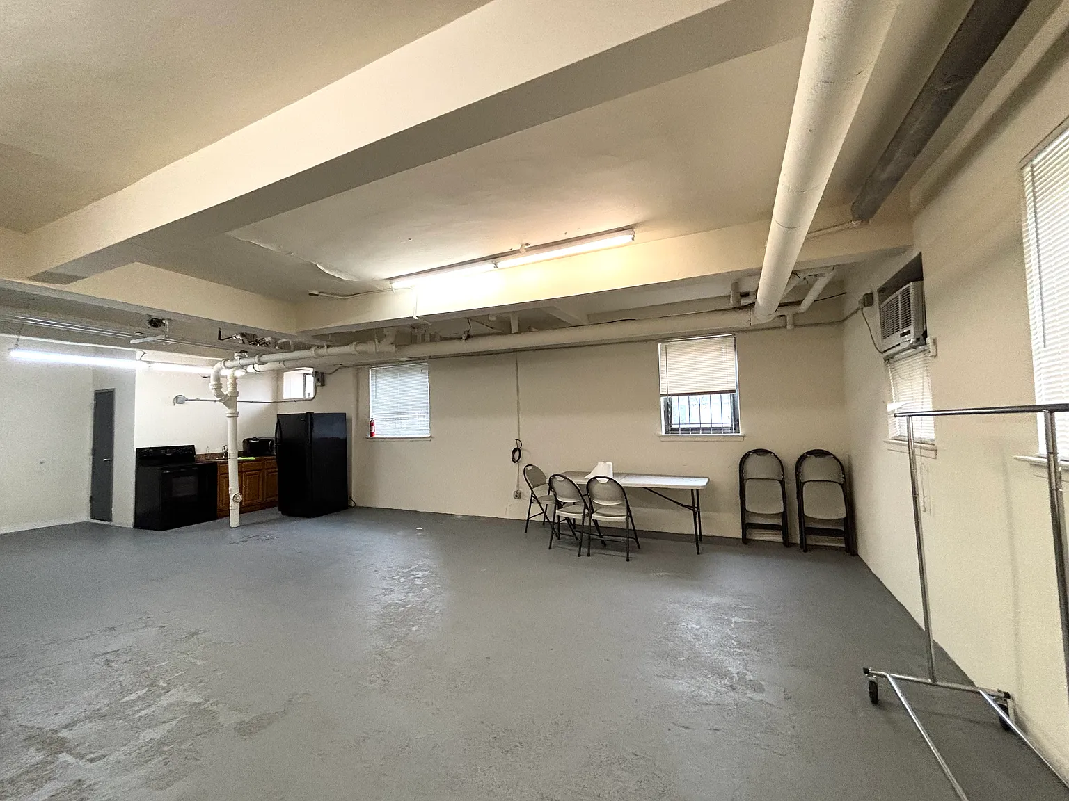 Studio, 800 sqft, $2,200 — Photo 3
