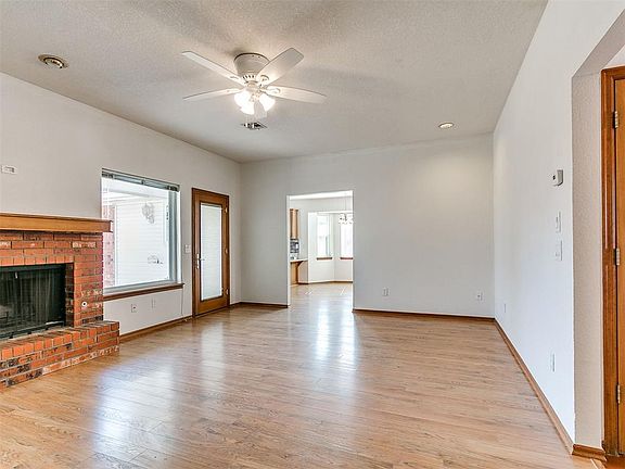 3rd image of 1316 Greenfield Dr