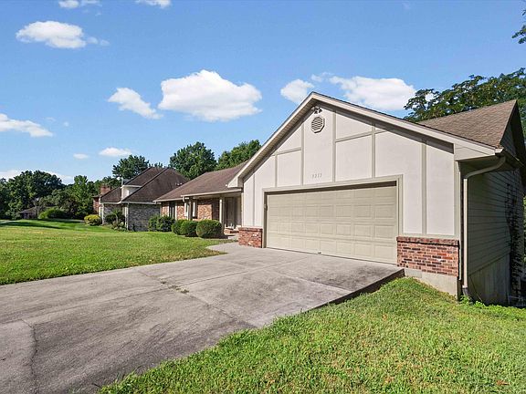 3rd image of 3213 Wooddale Ln