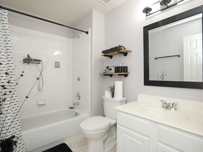 8410 Brighton Lake Ln — Photo 31