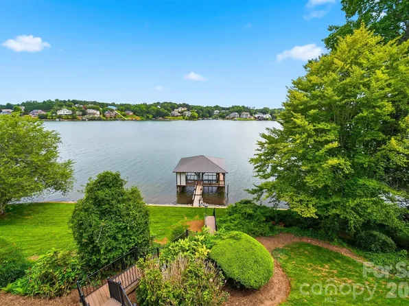 476 44th Avenue Dr NW, Hickory, NC 28601