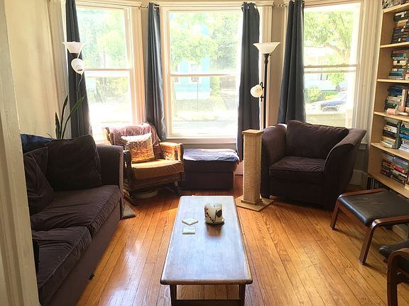 Living room (furnished)