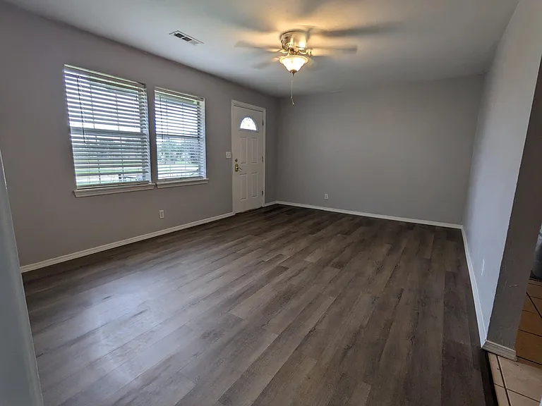 417 W Pulaski St — Photo 13