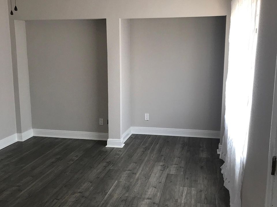 1st image of 808 Blades St #3