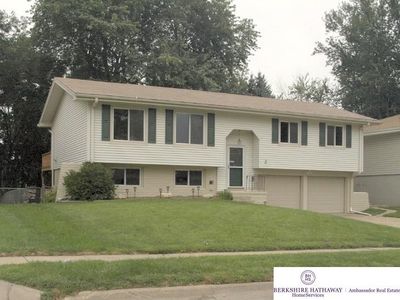 10212 Weir St, Omaha, NE, 68127