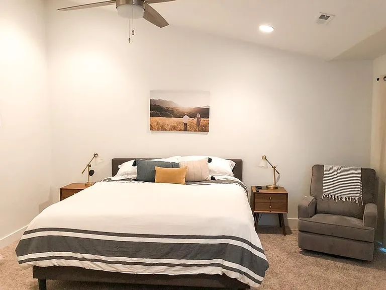 4162 N Cresthaven Ln — Photo 12