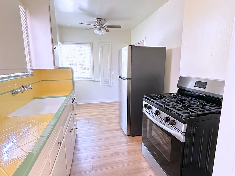 2304 Mira Vista Ave — Photo 5