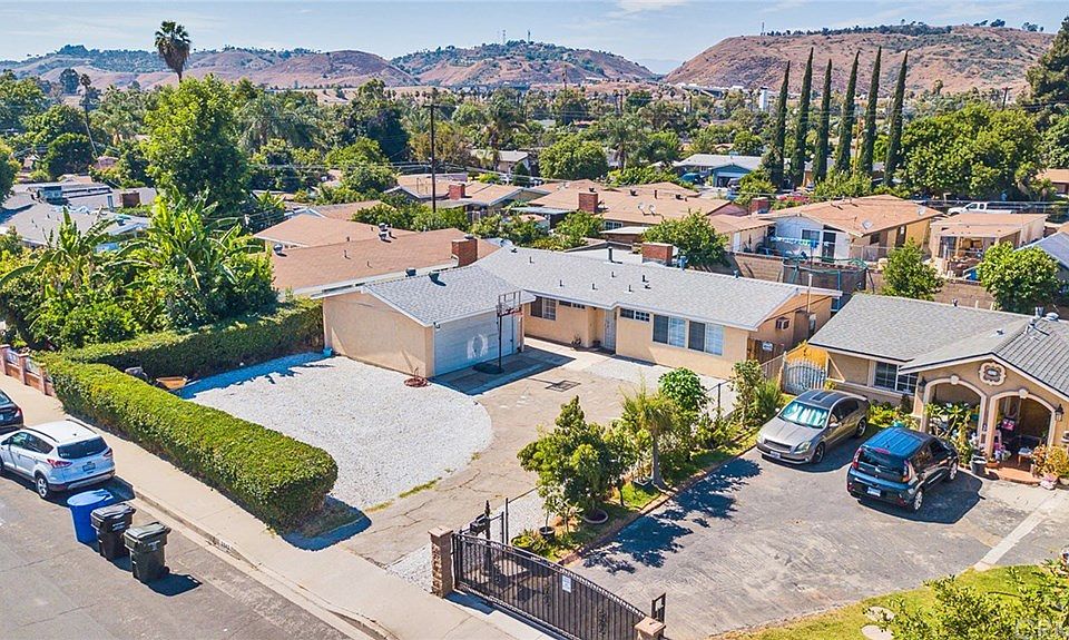 1st image of 2543 Leebe Ave