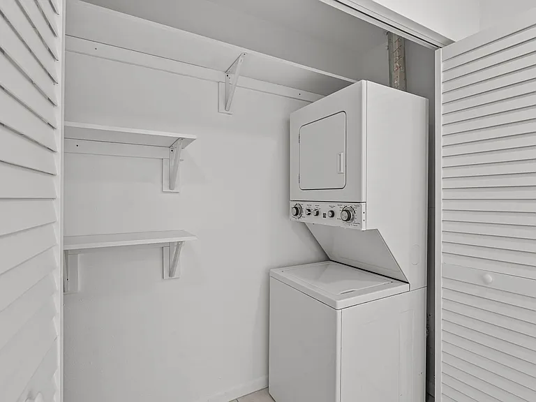 Bicycle Club Apartments — Photo 16
