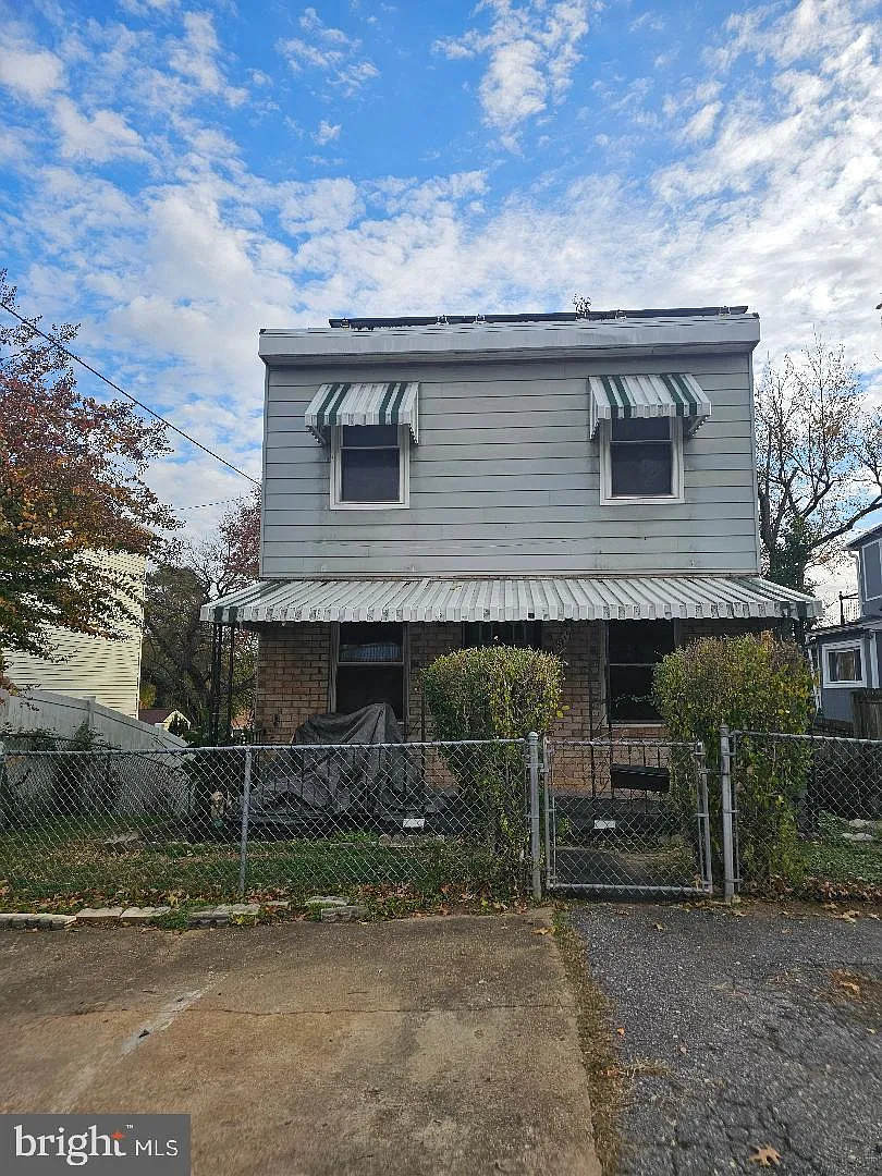 5919 Crown St photo 1