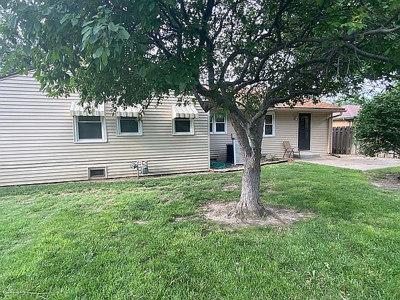 2nd image of 308 W 29th Ave