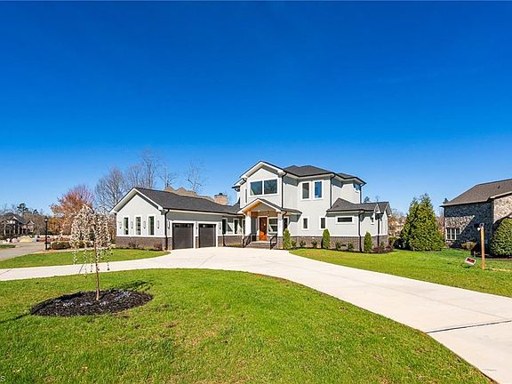 3rd image of 4205 Limerick Dr