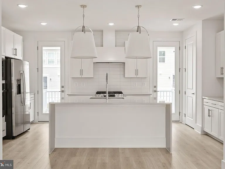 9207 Forkleaf Oak Dr — Photo 15