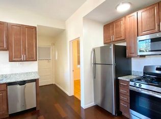 2827 N Central Park Ave #3R, Chicago, IL 60618
