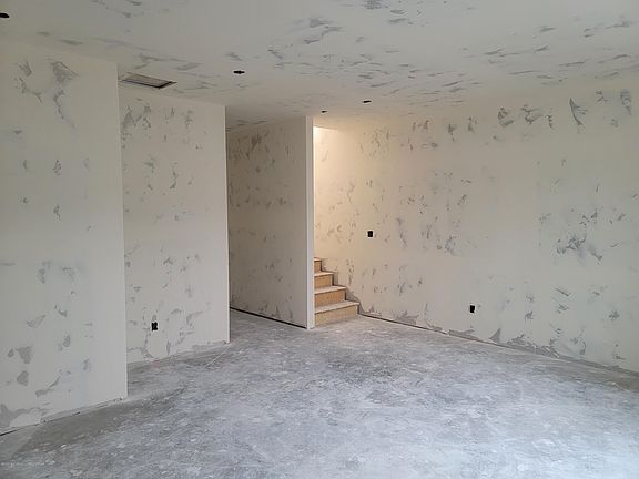 4th image of 877 Booshway St