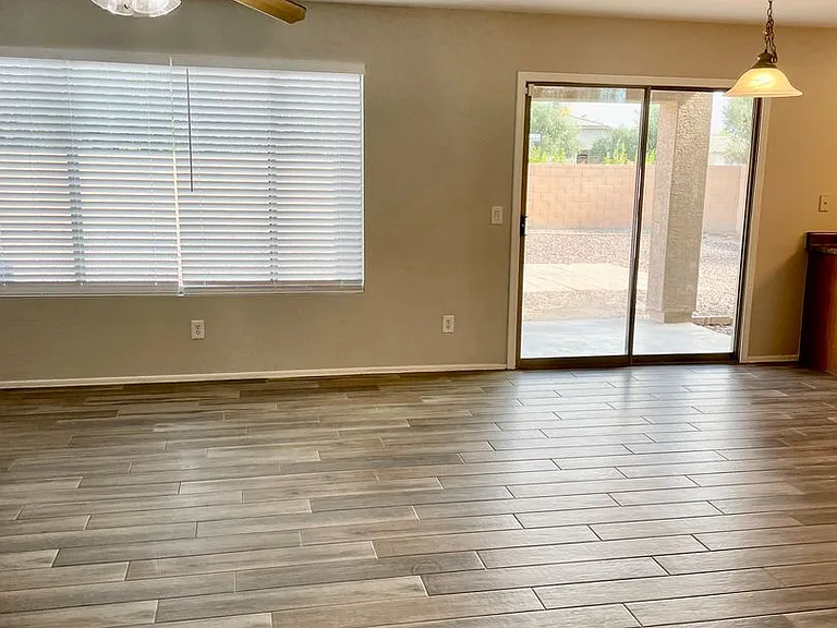 9820 W Pioneer St — Photo 16