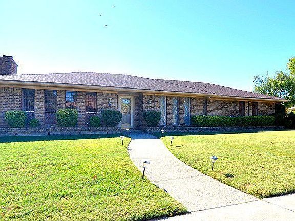 2nd image of 1716 Lake Shore Ln