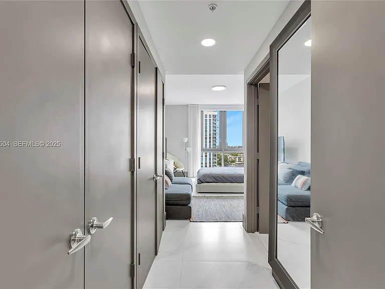 17111 Biscayne Blvd #1709 — Photo 8