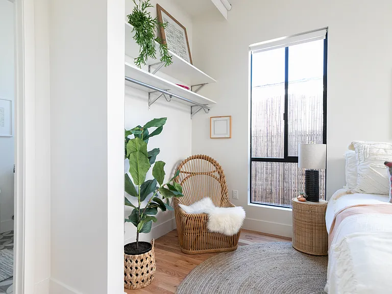 4543 Pickford St #1/4 — Photo 16