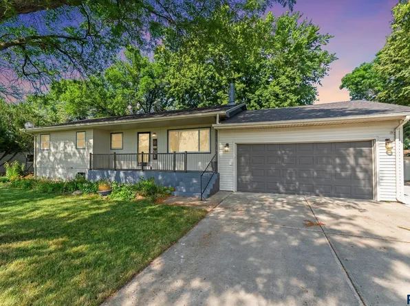 1803 N Ellis Rd, Sioux Falls, SD 57107