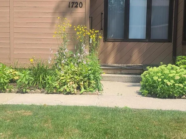 1720 Earthstone Dr, Valparaiso, IN 46383