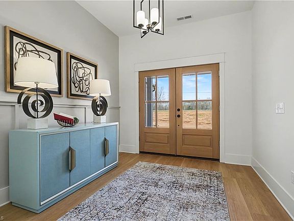 5th image of 107 Alley Farm Rd