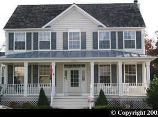 25240 Planting Field Dr, Chantilly, VA 20152