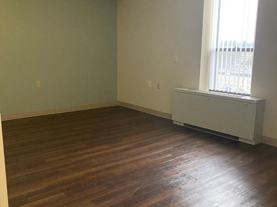 2nd image of 206 S Post St #207