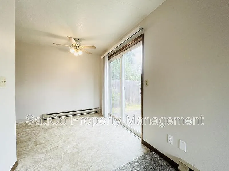 2 bed, 1.0 bath, 836 sqft, $1,795 — Photo 4