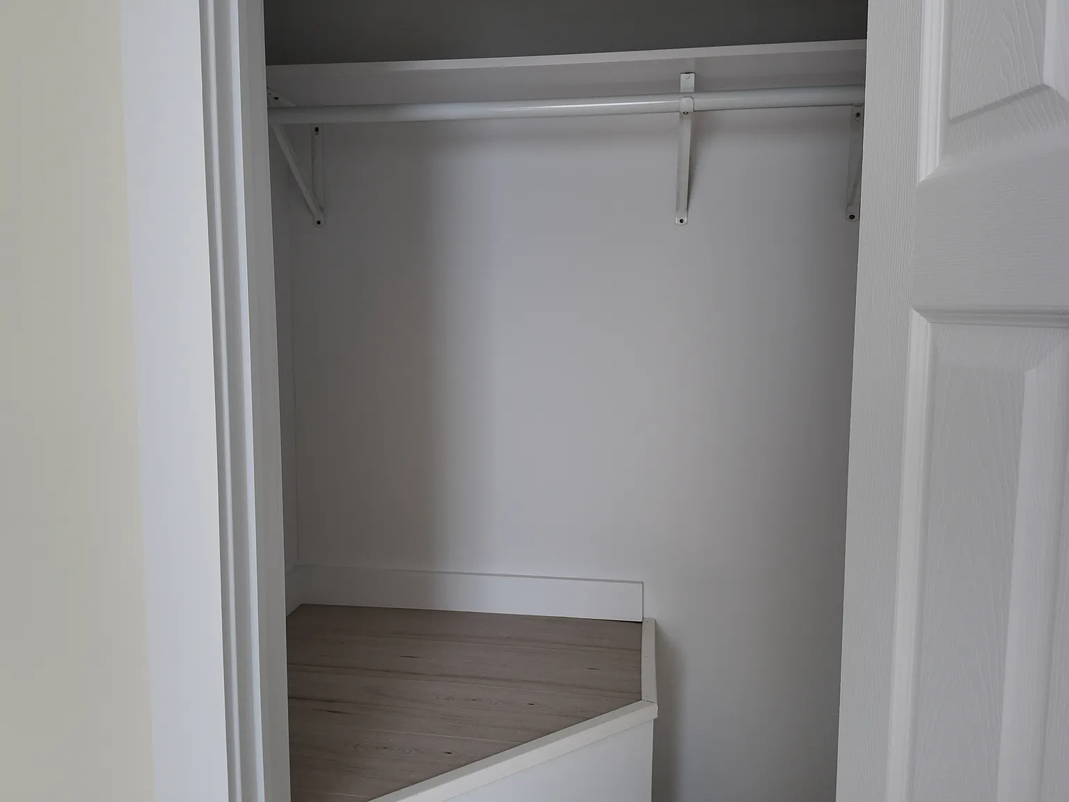 3 bed, 1300 sqft, $2,150 — Photo 4