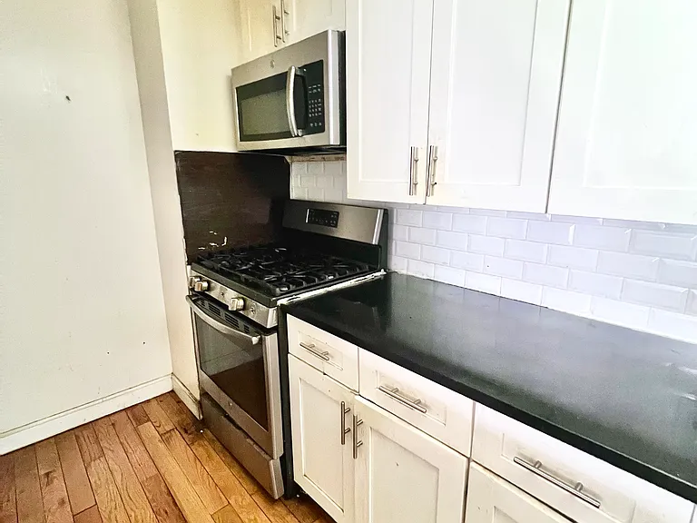 13702 Northern Blvd #8G — Photo 15