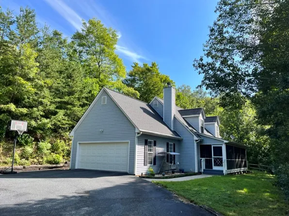 49 Midway Dr, Sylva, NC 28779