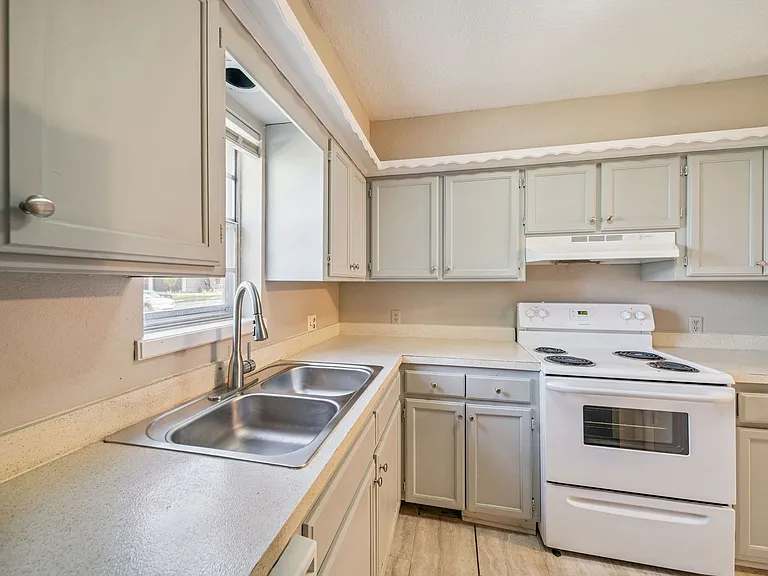 4218 S Rockford Ave #B — Photo 10