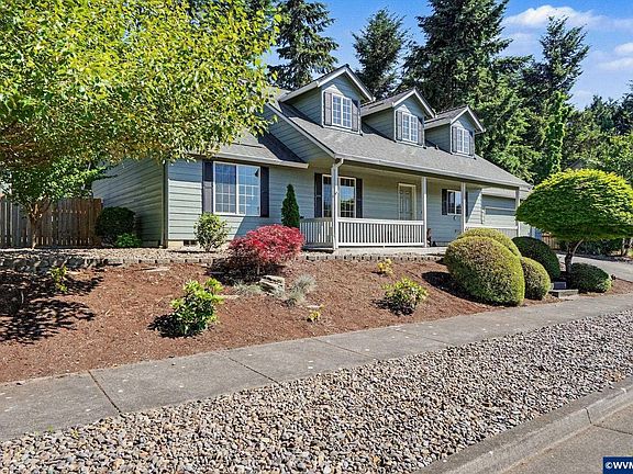 5th image of 916 Travis Dr NE