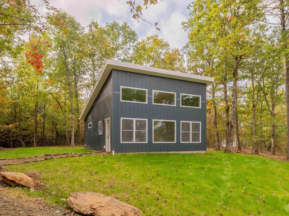 132 Acorn Ln SE, Floyd, VA 24091