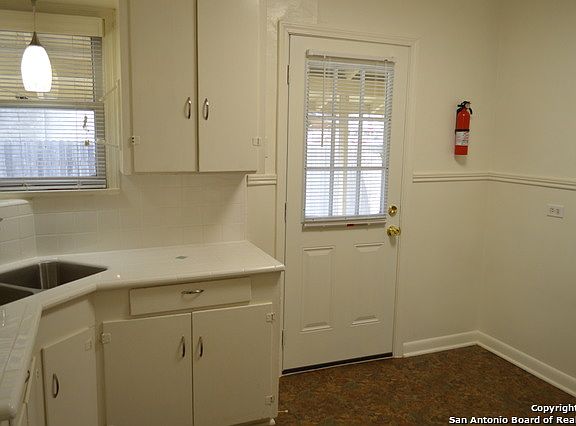 5th image of 1824 Mardell St