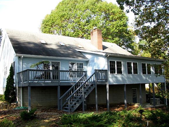 5th image of 726 Riverview Dr