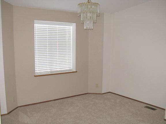 3rd image of 1305 Twinpeaks Dr