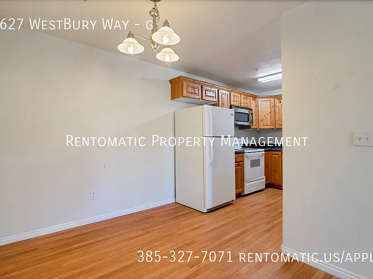 1627 Westbury Way #G — Photo 4