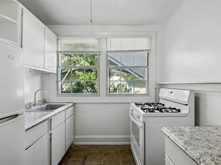 790 Ponce De Leon Pl NE #11 — Photo 2