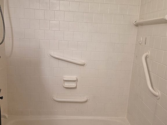 5th image of 70 Mudge St #8