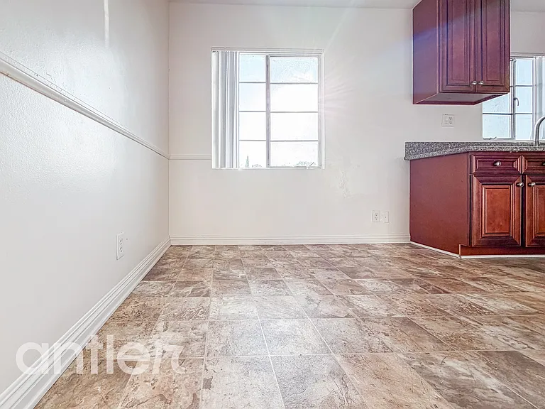 4101-4103 Palmyra — Photo 11