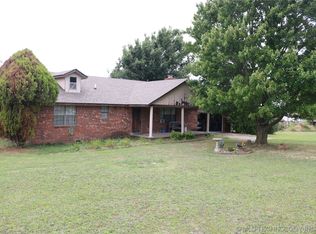 17509 W Jones Rd, Tahlequah, OK 74464