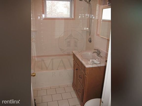 5th image of 34-36 Parkdale St