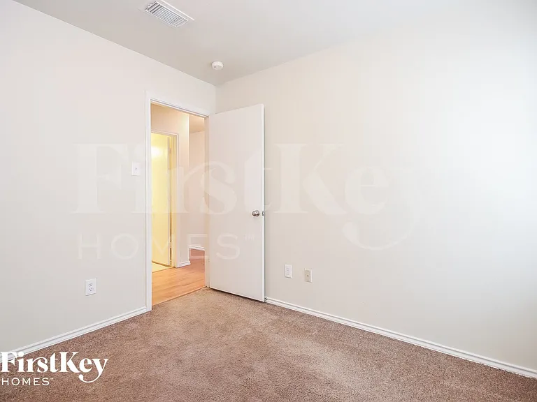 7919 Raven Creek Ln — Photo 13